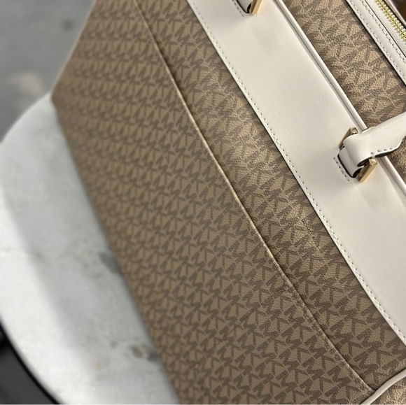 Michael KORS the weekender bag - Picture 2 of 7
